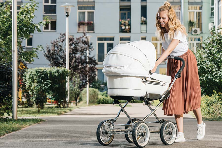 TOP 3 cele mai bune cărucioare online pentru bebeluși din România